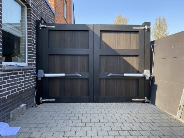 RVL-schrijnwerkerij - Houten poort